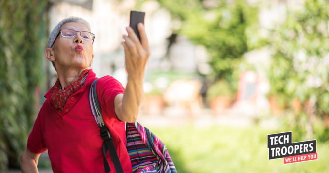 Senior senior selfie smartphone