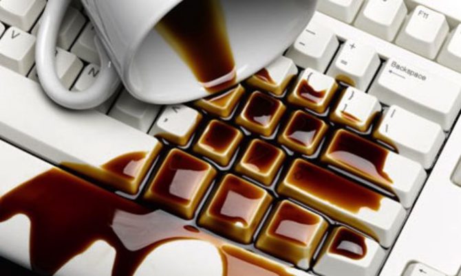 du spillt kaffe i datorn